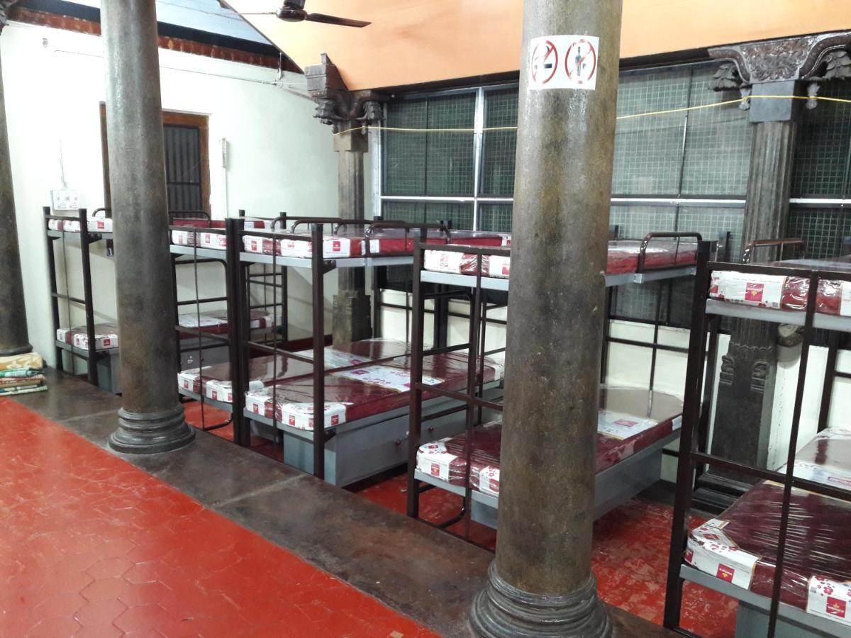 Devasthanam Lodge Thiruvananthapuram Eksteriør billede