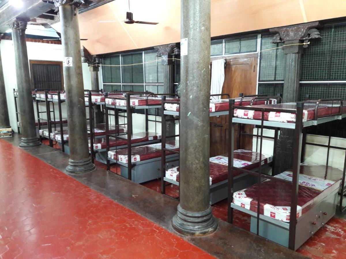 Devasthanam Lodge Thiruvananthapuram Eksteriør billede